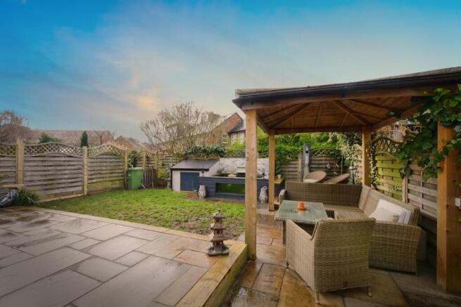4 bed Semi-Detached for sale Image 11