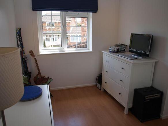 Bedroom 2 (2)