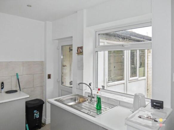 102 Heathfield Road, Southport, Merseyside, PR8 3ER photo 4