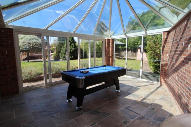 GARDEN ROOM
