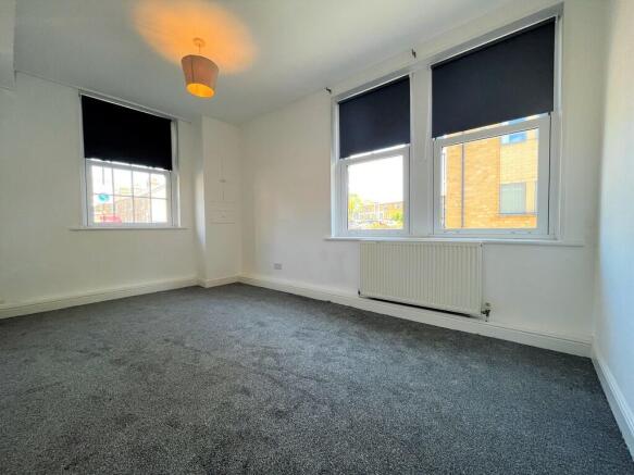 2 bed Ground Flat to rent Image 5