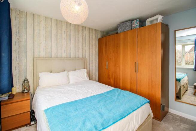 4 bed Detached for sale Image 9