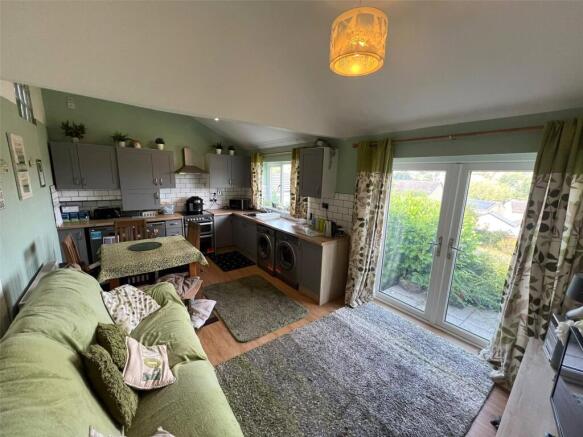 3 bed Detached for sale Image 4