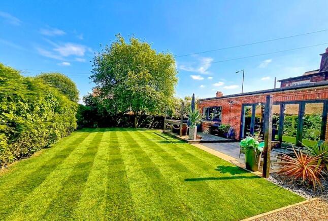 4 bed Detached for sale Image 4