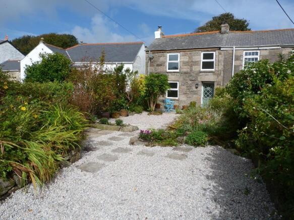 Front Garden & Parki