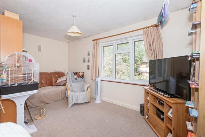 Highclere Way, Worthing photo 3