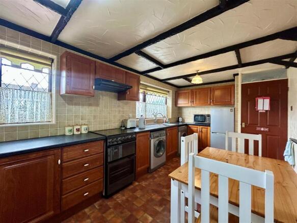 2 bed Semi-Detached Bungalow for sale Image 4