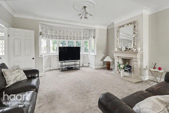 Squirrels Heath Road, Harold Wood photo 4