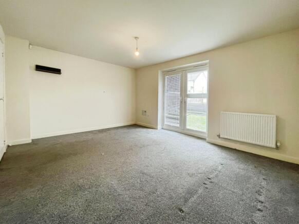 3 bed Town House for sale Image 2