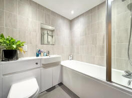 Flat 2, 52a, Western Road, Tring HP23 4BB