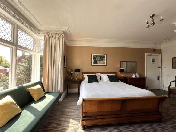 10 bed Semi-Detached for sale Image 6
