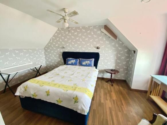 4 bed Bungalow for sale Image 8