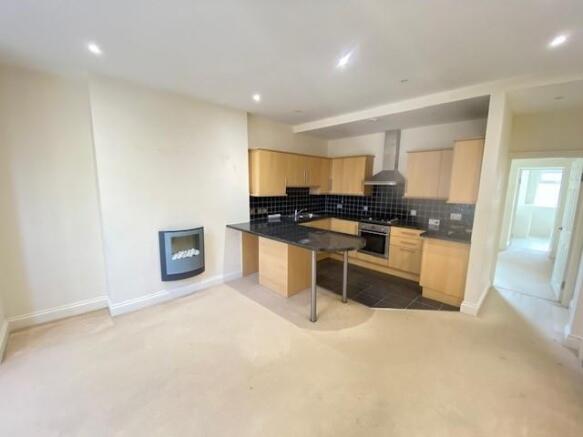 Kitchen 2.jpg