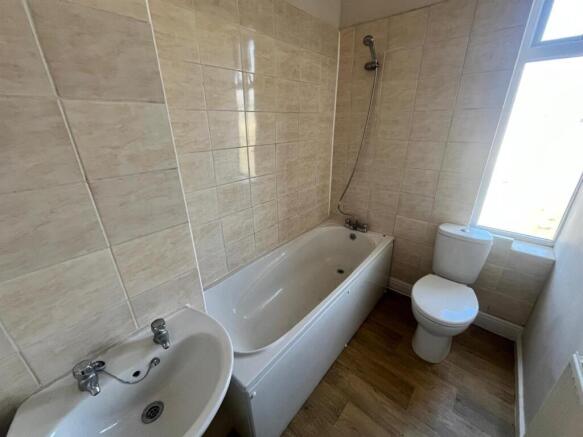 2 bed House for sale Image 8