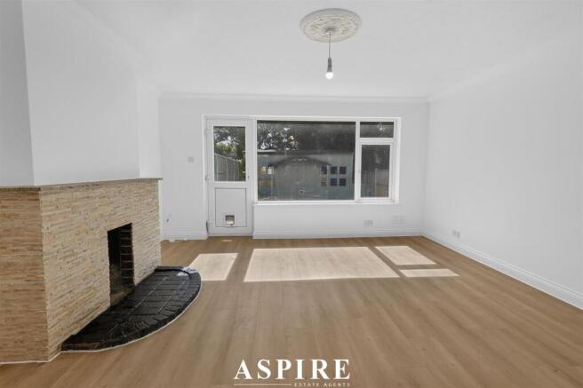 ** Chain Free ** Kale Road, Benfleet, SS7 photo 4