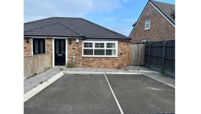 4 bed Bungalow for sale Image 4