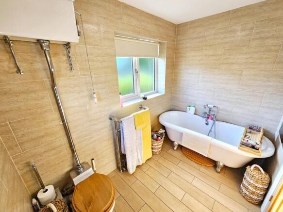 3 bed Semi-Detached for sale Image 12