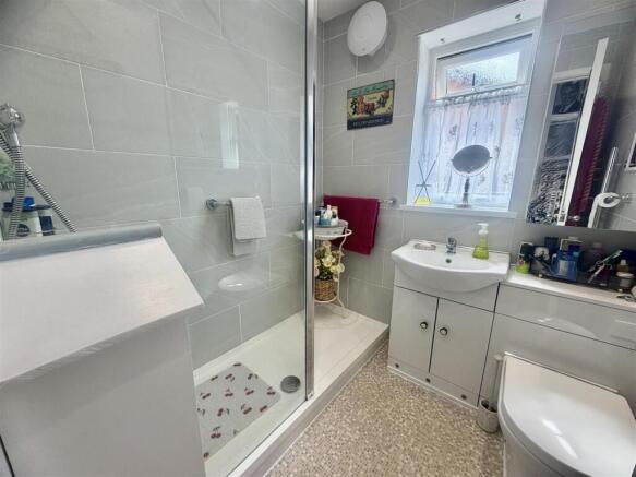 2 bed Semi-Detached Bungalow for sale Image 10