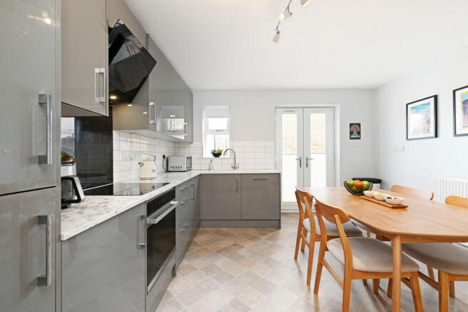 3 bed Terraced for sale Image 6