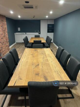 3 bed Flat to rent Image 11