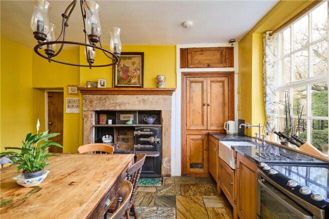 5 bed Terraced for sale Image 9