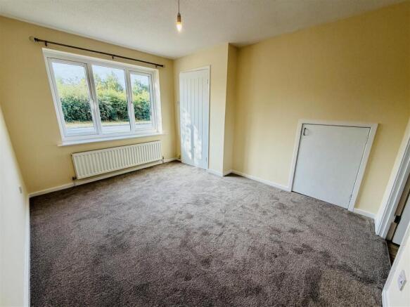 4 bed Detached to rent Image 6