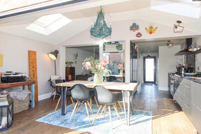 Kitchen & Din...