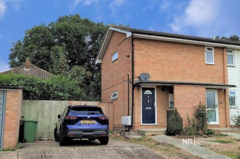 Chessington Close, West Ewell, Surrey. KT19