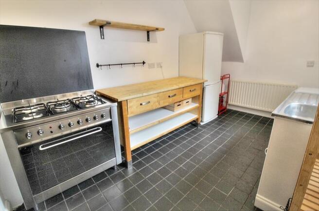 Kitchen (2).jpg