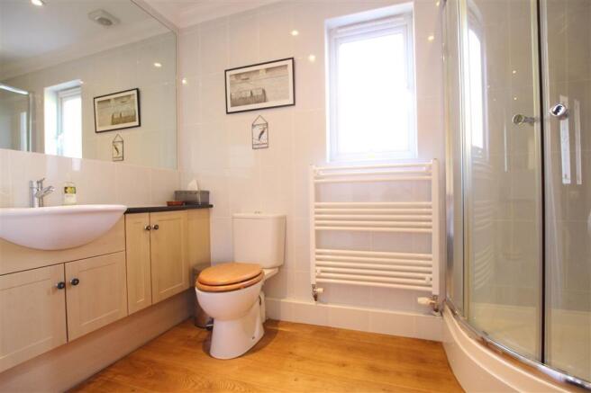 Cloakroom/shower roo