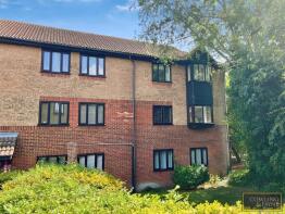 170, Copperfields, Basildon SS15 5RZ