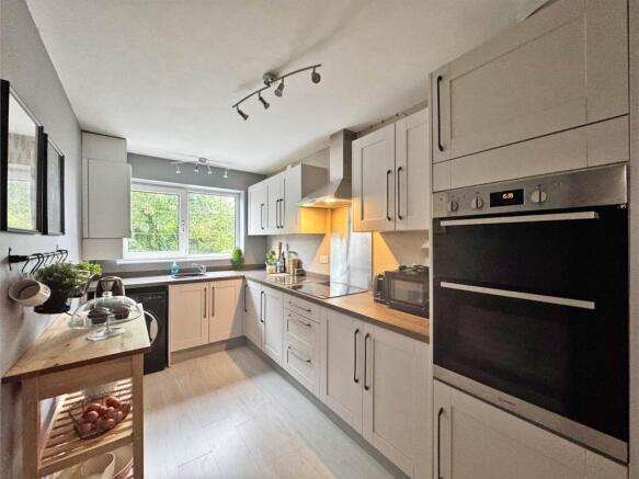 3 bed Terraced for sale Image 6