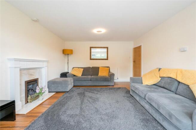 Living Room (2)