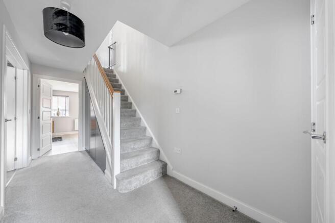 5 bed Detached for sale Image 7