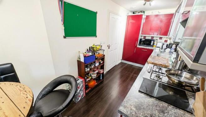 133 Normandy DRIVE KITCHEN F.jpg