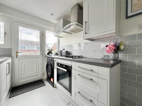 3 bed Semi-Detached for sale Image 8