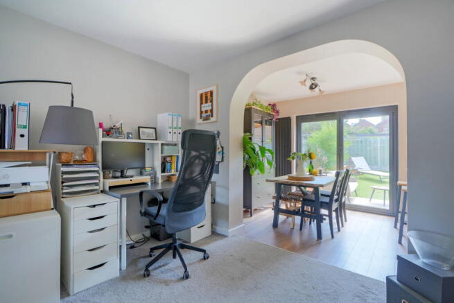 4 bed Semi-Detached for sale Image 5