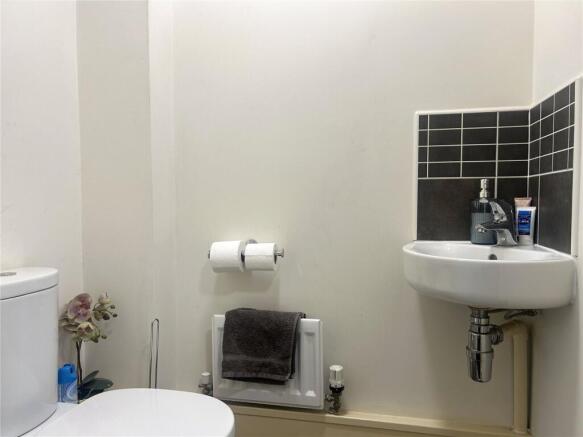 3 bed Terraced for sale Image 12