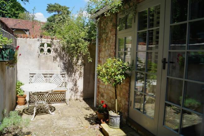 Annexe Courtyard