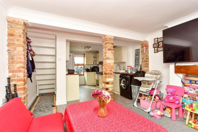 Lounge/ Dining Area