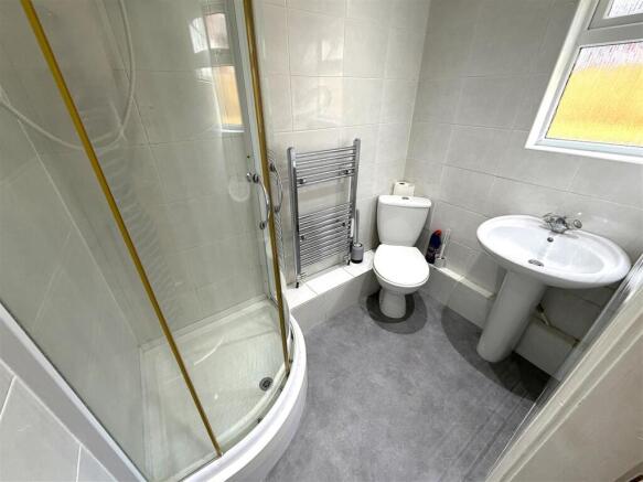 2 bed Terraced to rent Image 8