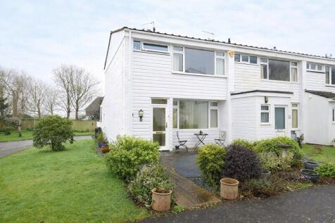 Maple Close, Barton On Sea, New Milton, Hampshire. BH25 7AR