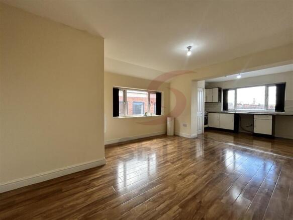 Lounge/Kitchen