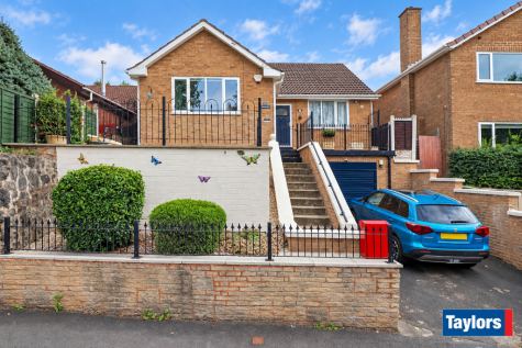 Springfield Avenue, Wollescote, Stourbridge, DY9 8XU
