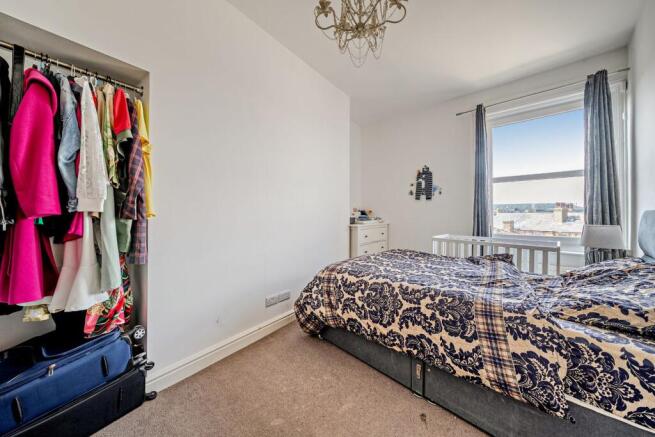 2 bed Flat for sale Image 11
