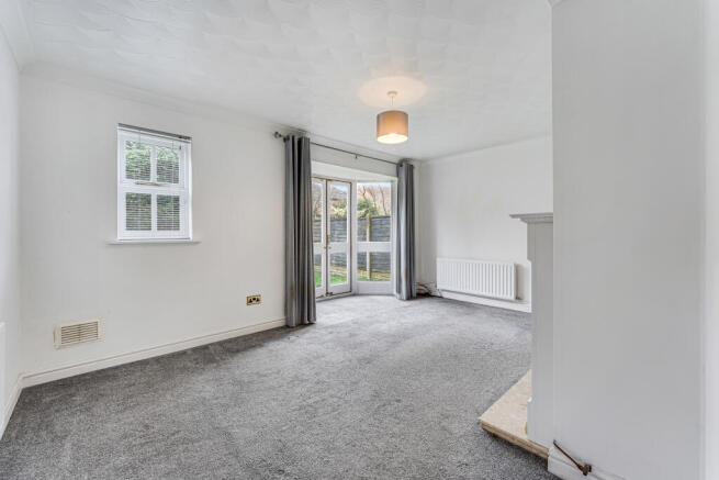 28 KINGSBURY CLOSE-16.jpg