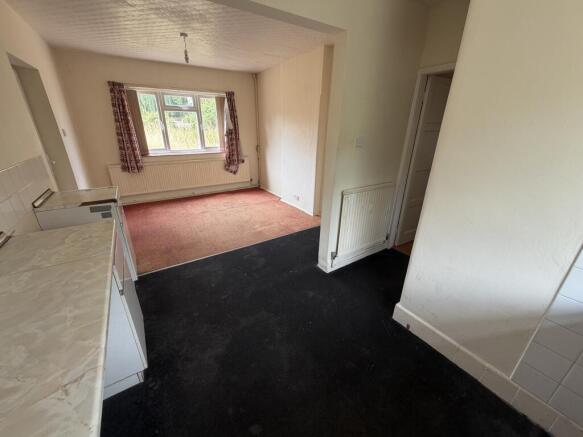 2 Corby Road, Scunthorpe, Lincolnshire DN16 1TZ photo 4