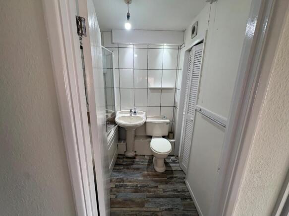 1 bed Flat for sale Image 5