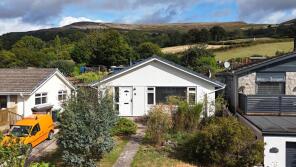 62, Darren View, Crickhowell NP8 1DS