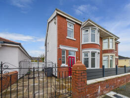 32, Hemingway, Blackpool FY4 3BS